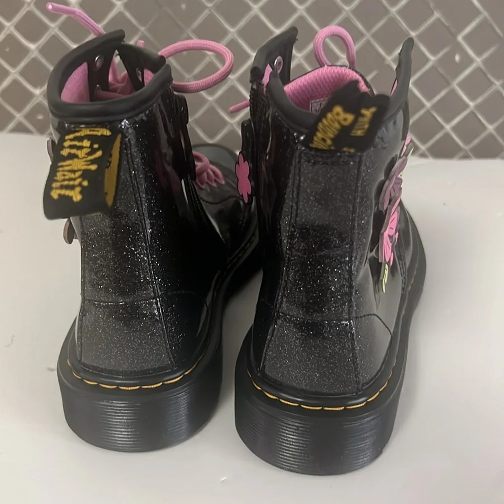 DR. MARTENS 1460 KIDS GLITTER & FLOWER APPLIQUÉ LACE‎ UP BOOTS SIZE US2